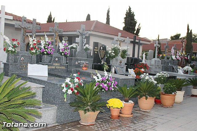 Cementerio. Das previos a Todos los Santos - 129