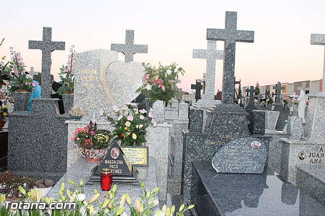 Cementerio. Das previos a Todos los Santos - 132