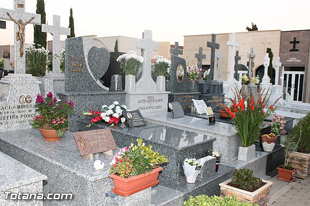 Cementerio. Das previos a Todos los Santos - 133