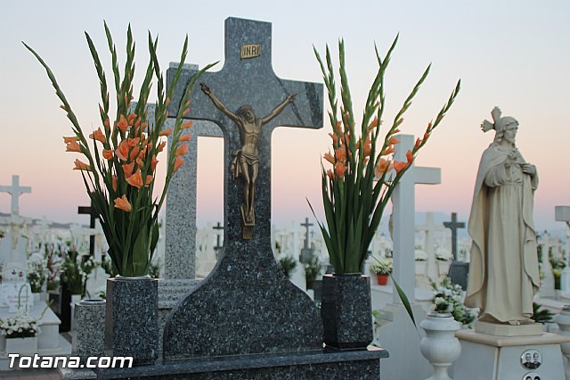Cementerio. Das previos a Todos los Santos - 138