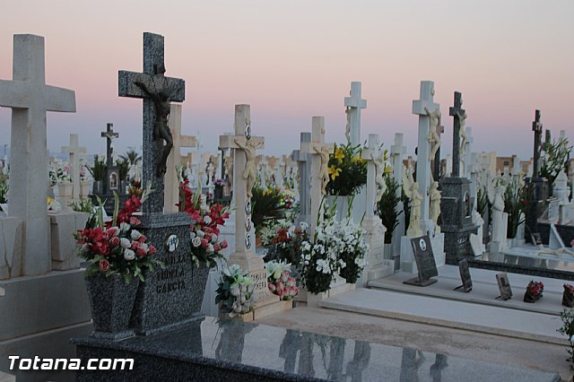 Cementerio. Das previos a Todos los Santos - 140