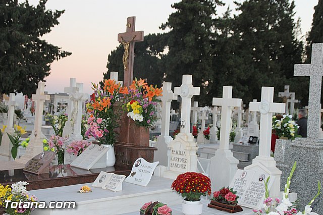 Cementerio. Das previos a Todos los Santos - 141