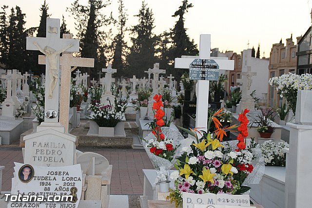 Cementerio. Das previos a Todos los Santos - 142