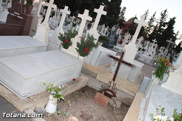 Cementerio. Das previos a Todos los Santos - 145