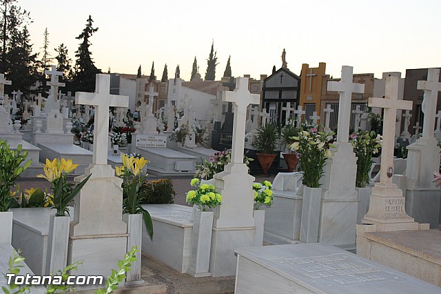 Cementerio. Das previos a Todos los Santos - 146