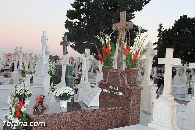 Cementerio. Das previos a Todos los Santos - 147