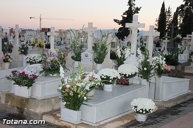 Cementerio. Das previos a Todos los Santos - 149