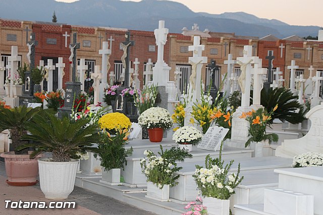 Cementerio. Das previos a Todos los Santos - 152