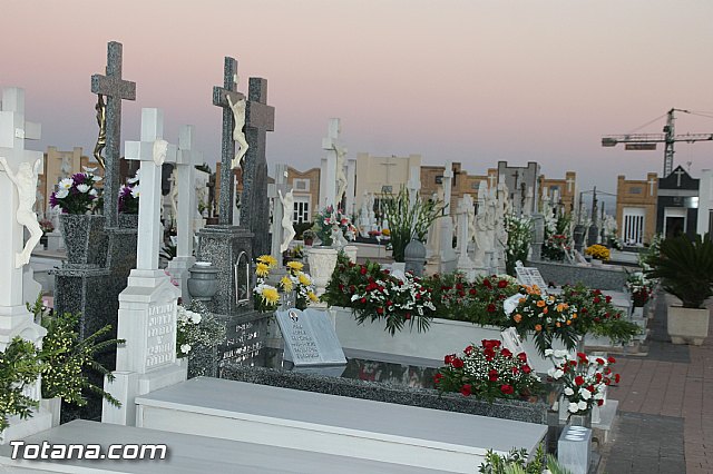 Cementerio. Das previos a Todos los Santos - 154