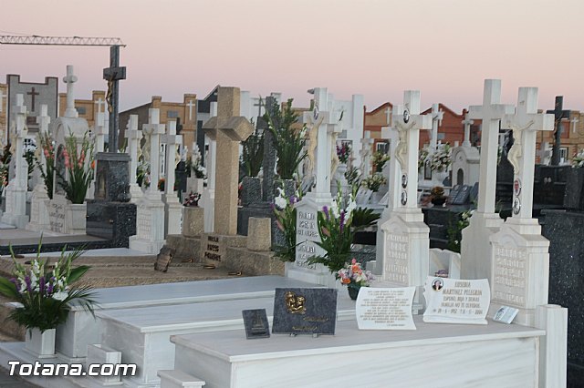 Cementerio. Das previos a Todos los Santos - 161