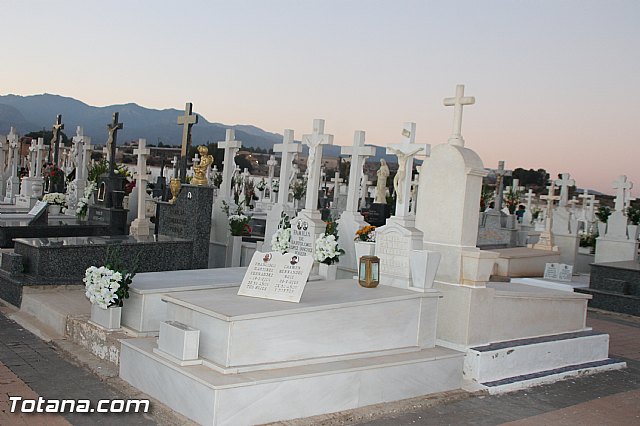 Cementerio. Das previos a Todos los Santos - 170