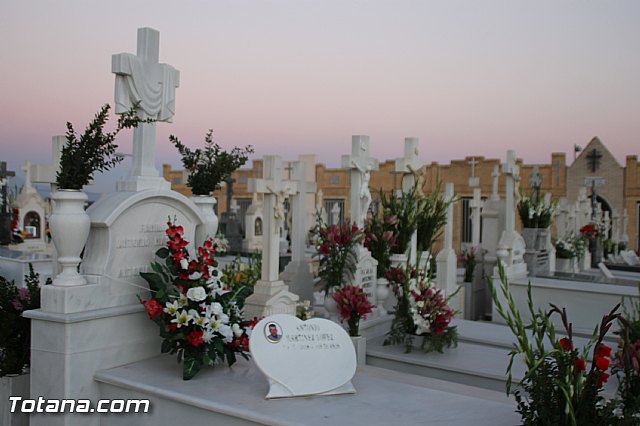 Cementerio. Das previos a Todos los Santos - 172