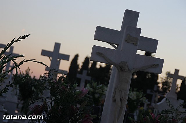 Cementerio. Das previos a Todos los Santos - 175