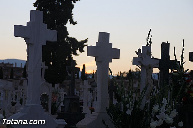 Cementerio. Das previos a Todos los Santos - 177