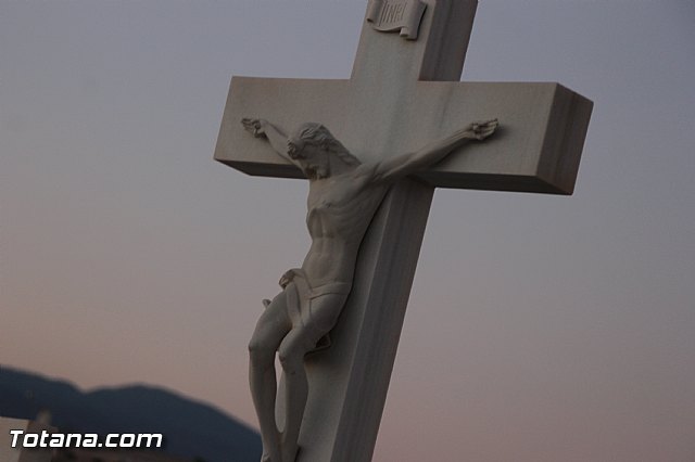 Cementerio. Das previos a Todos los Santos - 186