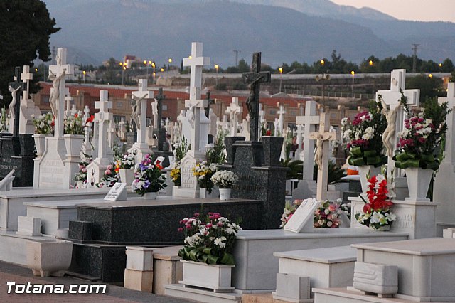 Cementerio. Das previos a Todos los Santos - 195