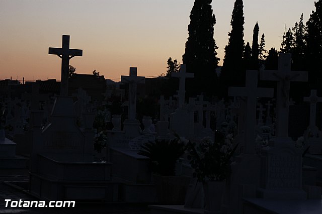 Cementerio. Das previos a Todos los Santos - 196