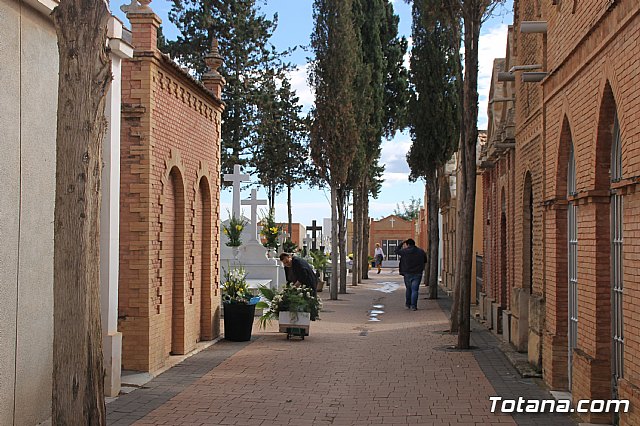 Cementerio. Da previo a la festividad de Todos los Santos 2018 - 17