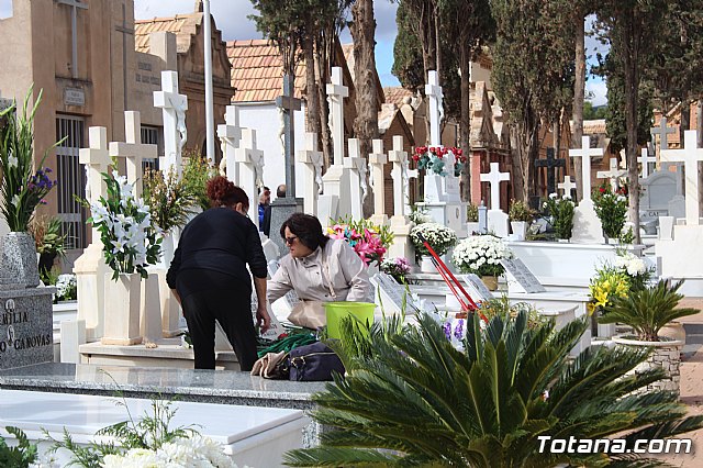 Cementerio. Da previo a la festividad de Todos los Santos 2018 - 26
