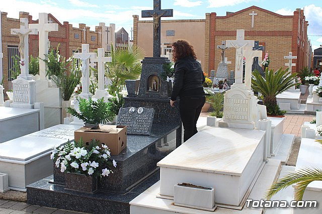 Cementerio. Da previo a la festividad de Todos los Santos 2018 - 35