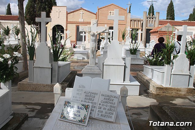 Cementerio. Da previo a la festividad de Todos los Santos 2018 - 36