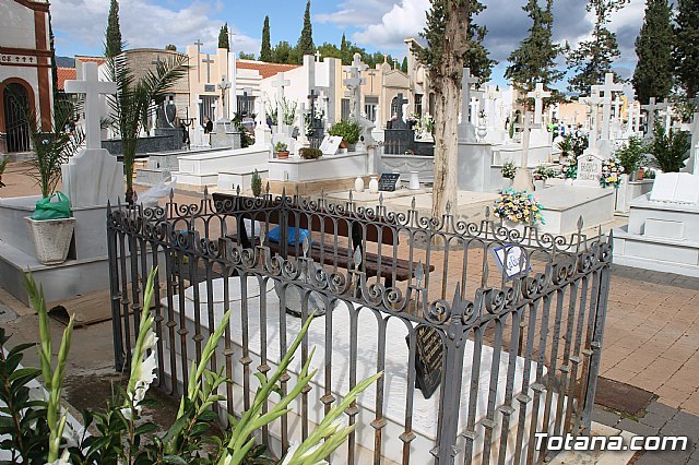 Cementerio. Da previo a la festividad de Todos los Santos 2018 - 47