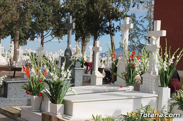 Cementerio. Da previo a la festividad de Todos los Santos 2018 - 49