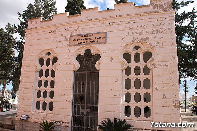 Cementerio. Da previo a la festividad de Todos los Santos 2018 - 52