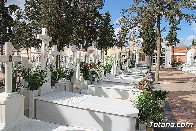 Cementerio. Da previo a la festividad de Todos los Santos 2018 - 61