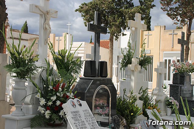 Cementerio. Da previo a la festividad de Todos los Santos 2018 - 69
