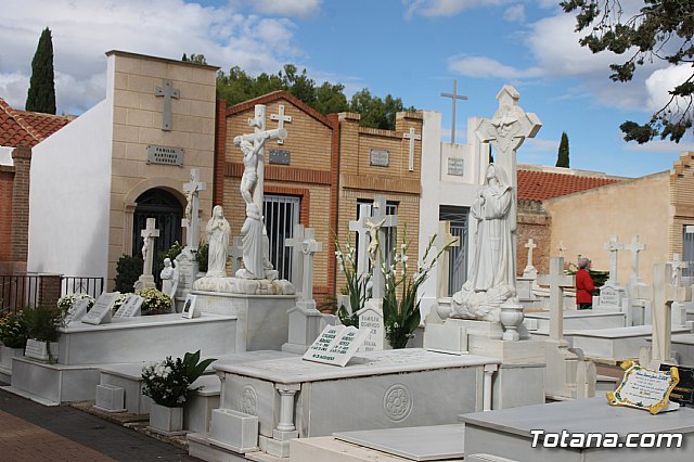 Cementerio. Da previo a la festividad de Todos los Santos 2018 - 72