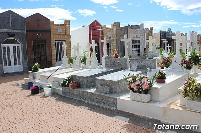 Cementerio. Da previo a la festividad de Todos los Santos 2018 - 73