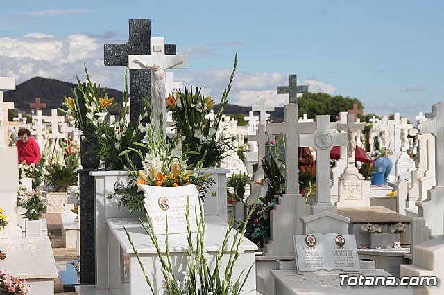Cementerio. Da previo a la festividad de Todos los Santos 2018 - 77