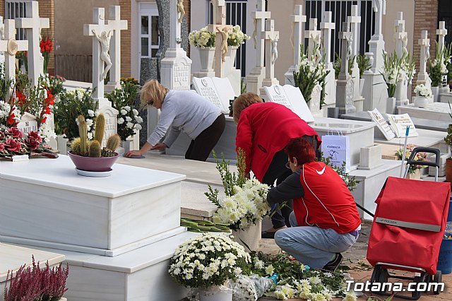 Cementerio. Da previo a la festividad de Todos los Santos 2018 - 85