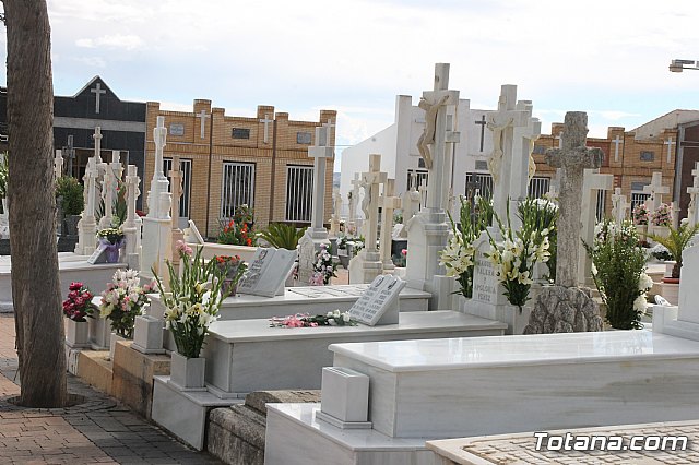 Cementerio. Da previo a la festividad de Todos los Santos 2018 - 96