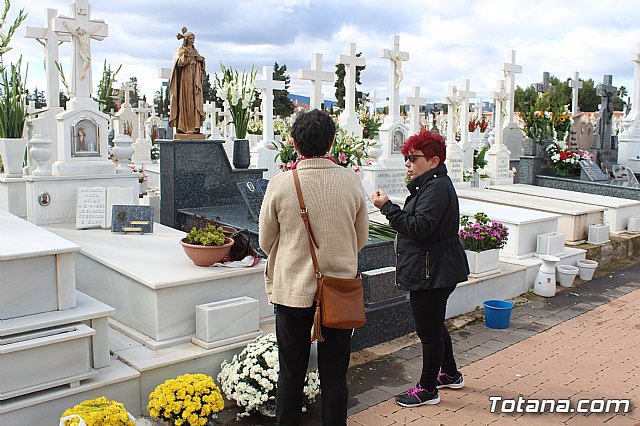 Cementerio. Da previo a la festividad de Todos los Santos 2018 - 98