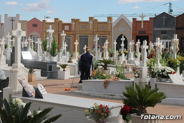 Cementerio. Da previo a la festividad de Todos los Santos 2018 - 103