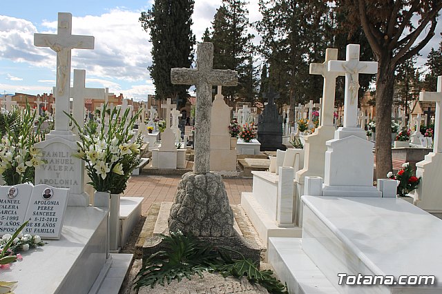 Cementerio. Da previo a la festividad de Todos los Santos 2018 - 104