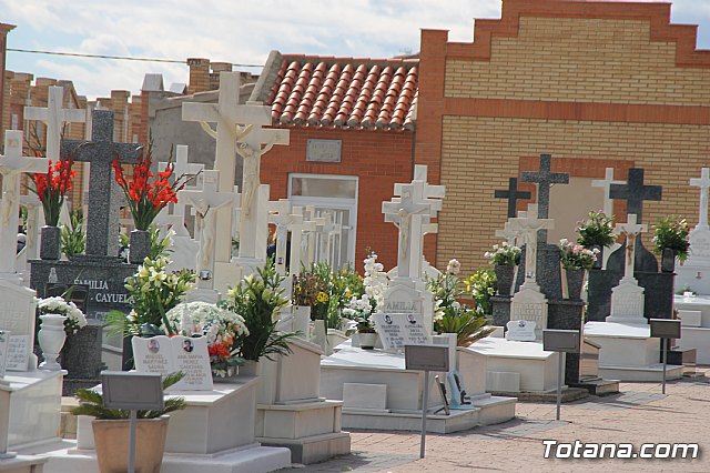 Cementerio. Da previo a la festividad de Todos los Santos 2018 - 106