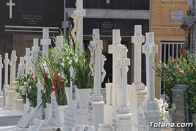 Cementerio. Da previo a la festividad de Todos los Santos 2018 - 108