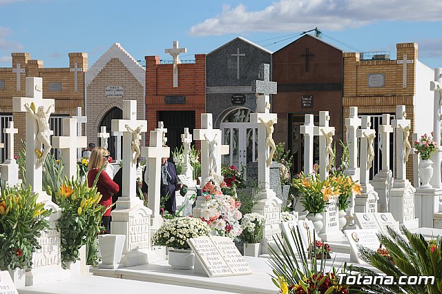 Cementerio. Da previo a la festividad de Todos los Santos 2018 - 110