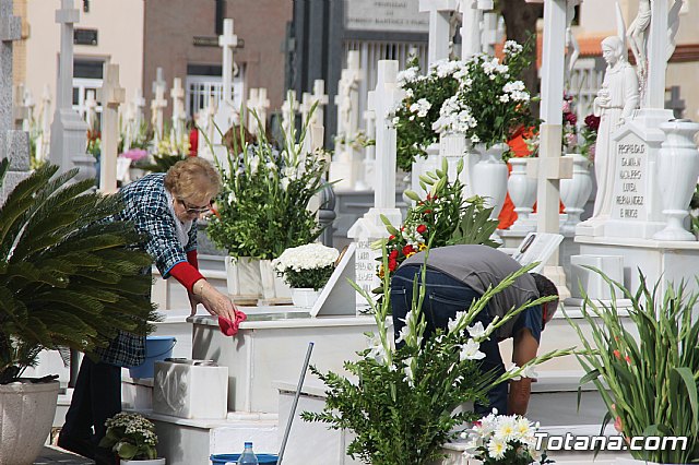 Cementerio. Da previo a la festividad de Todos los Santos 2018 - 119