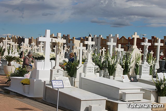 Cementerio. Da previo a la festividad de Todos los Santos 2018 - 126