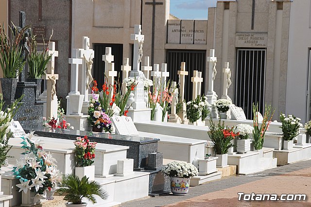 Cementerio. Da previo a la festividad de Todos los Santos 2018 - 127