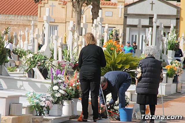Cementerio. Da previo a la festividad de Todos los Santos 2018 - 130