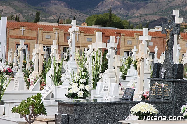 Cementerio. Da previo a la festividad de Todos los Santos 2018 - 133