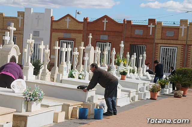 Cementerio. Da previo a la festividad de Todos los Santos 2018 - 135
