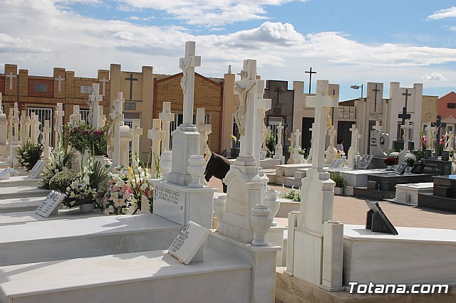 Cementerio. Da previo a la festividad de Todos los Santos 2018 - 139