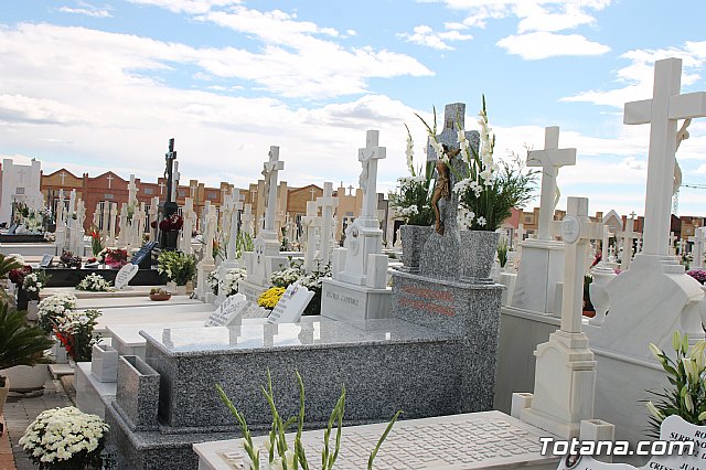 Cementerio. Da previo a la festividad de Todos los Santos 2018 - 147