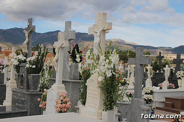 Cementerio. Da previo a la festividad de Todos los Santos 2018 - 151